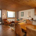 Charming And Comfortable 1 Bedroom In